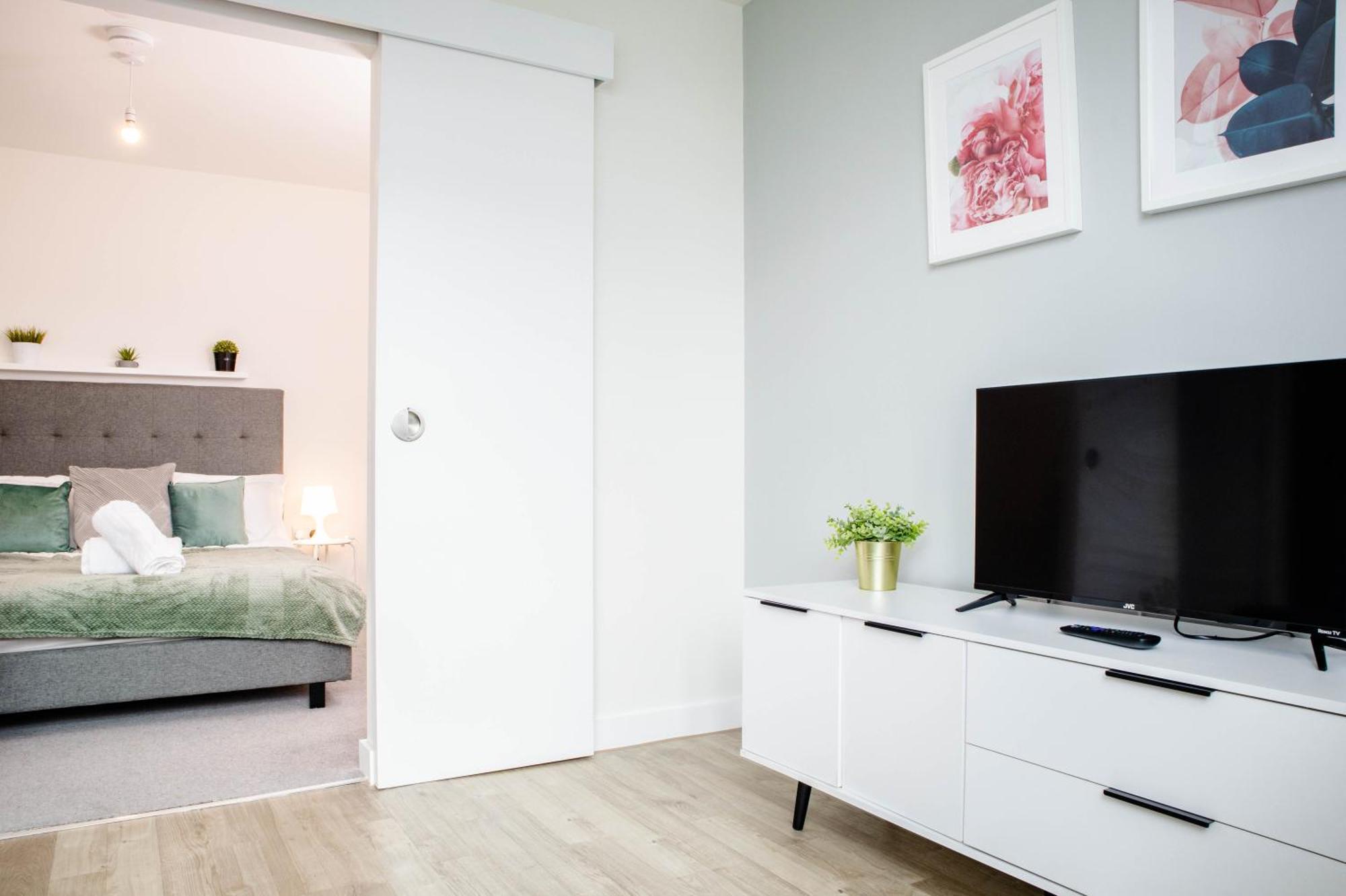 Apartment Lavish Living Huge Long Term Savings For Contractors Relocators Profressionals Manchester