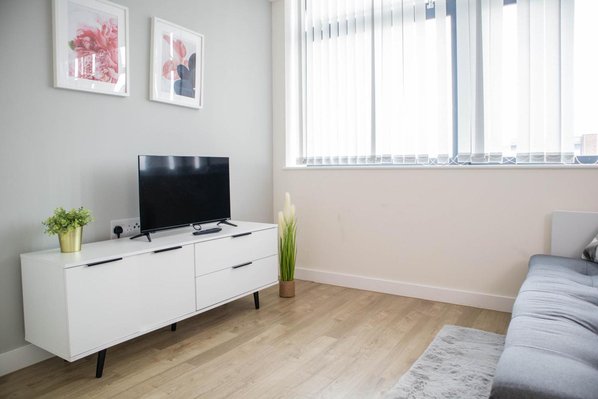 Lavish Living Huge Long Term Savings For Contractors Relocators Profressionals Apartment *